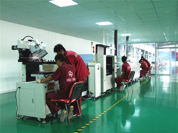 SMT生產(chǎn)現(xiàn)場 SMT生產(chǎn)現(xiàn)場